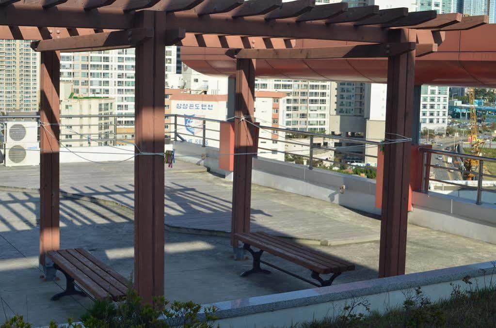 Popcorn Hostel Haeundae Busan Exterior photo